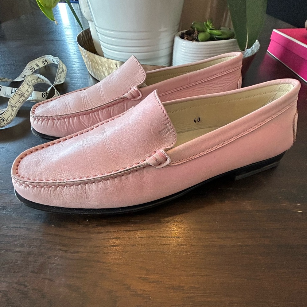 Tod’s baby pink loafers in size 40
